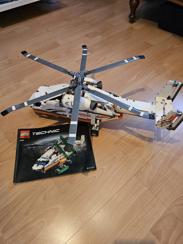 Lego® 42052 Technic Schwerlasthubschrauber
