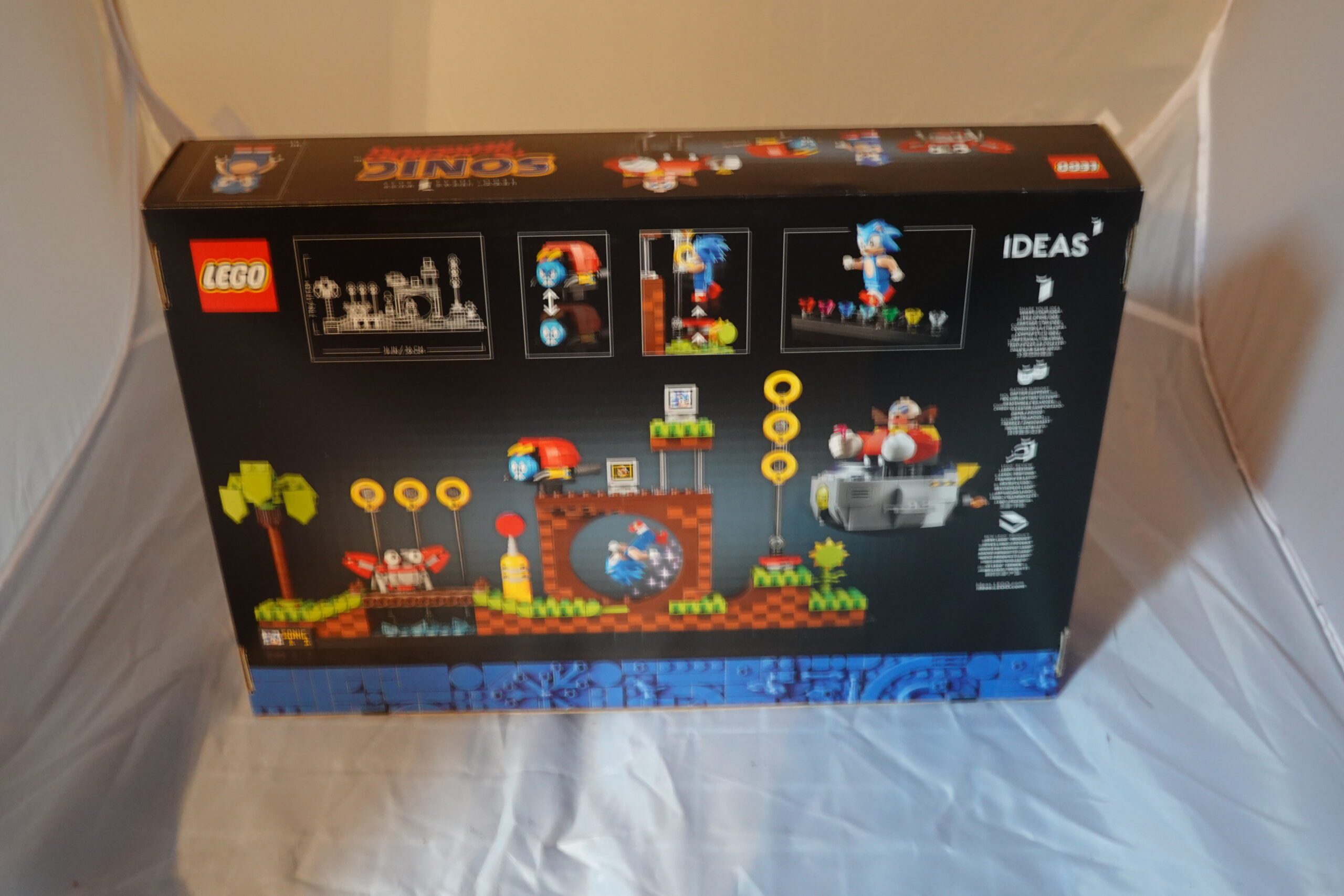 Lego® 21331 Ideas Sonic the Hedgehog™ – Green Hill Zone – Bild 2