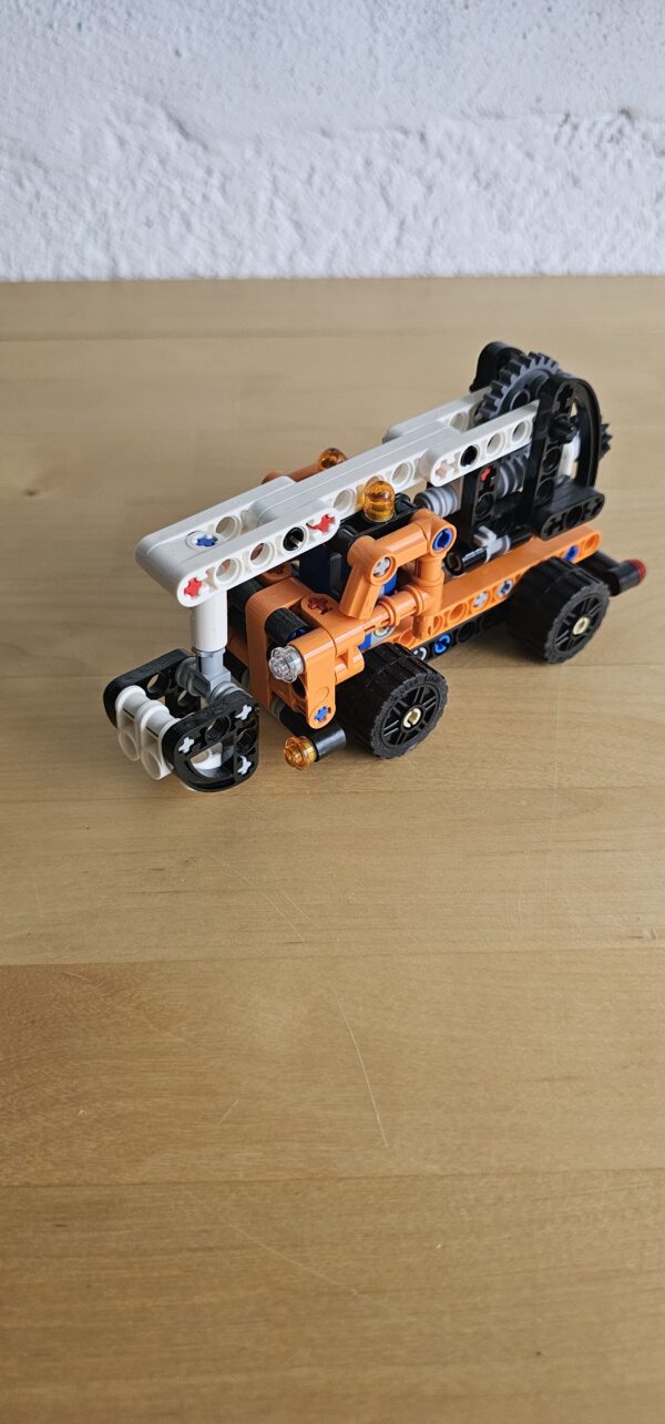 Lego® 42088 Technic Hubarbeitsbühne – Bild 2