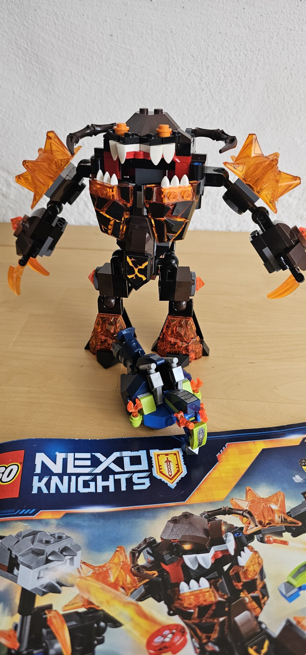 Lego® 70325 Nexo Knights Infernox und die Königin – Bild 2