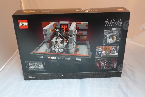 Lego® 75339 Star Wars Müllpresse im Todesstern™ – Diorama – Bild 2