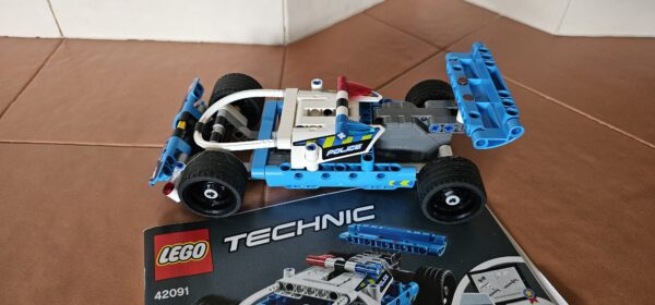 Lego® 42091 Polizei-Verfolgungsjagd – Bild 2
