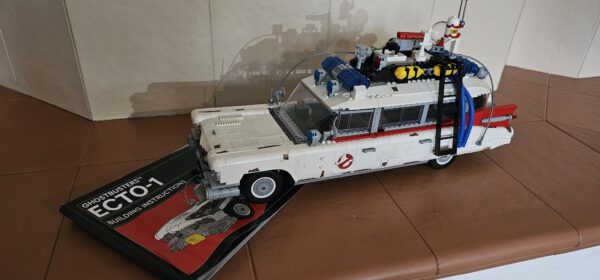 Lego® 10274 ICONS Ghostbusters™ ECTO-1