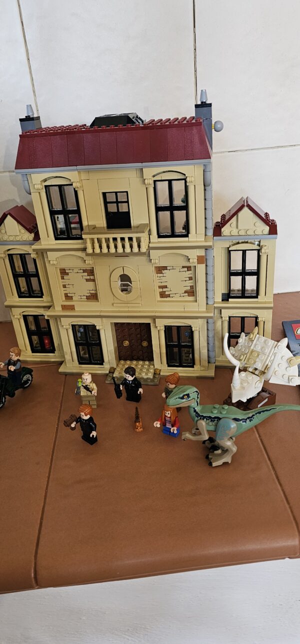 Lego® Jurassic World 75930 Indoraptor-Verwüstung des Lockwood Anwesens – Bild 3