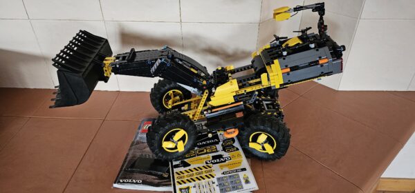 Lego® Technic 42081 Volvo Konzept-Radlader ZEUX – Bild 3