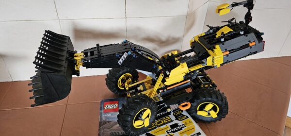 Lego® Technic 42081 Volvo Konzept-Radlader ZEUX – Bild 2