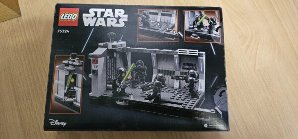 Lego® 75324 Star Wars Angriff der Dark Trooper™ – Bild 2