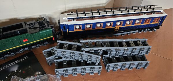 Mould King 12025 Orient Express Dampflokomotive – Bild 3