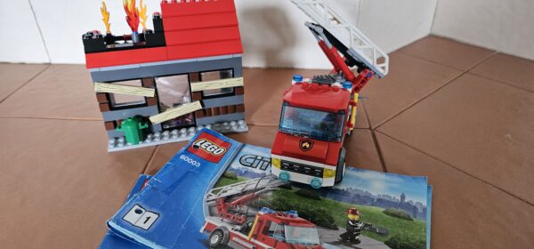 LEGO® City 60003 Feuerwehreinsatz – Bild 3