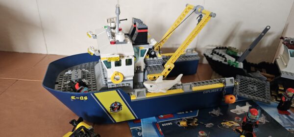 LEGO® City 60095 Tiefsee-Expeditionsschiff – Bild 2