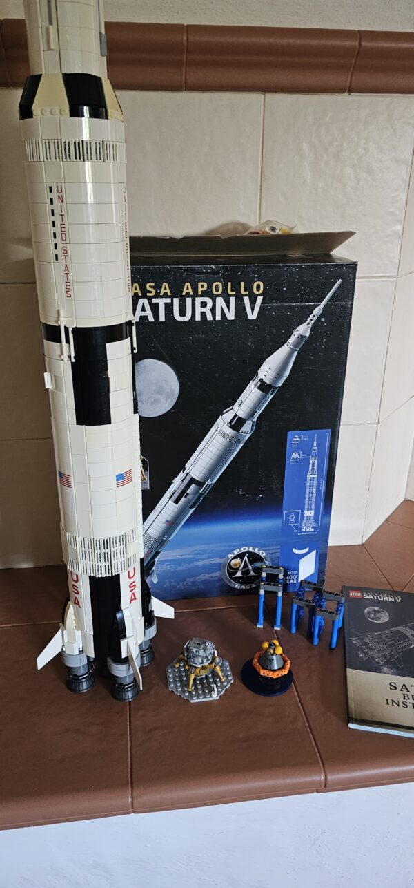 Lego® Ideas 21309 LEGO® NASA Apollo Saturn V – Bild 2