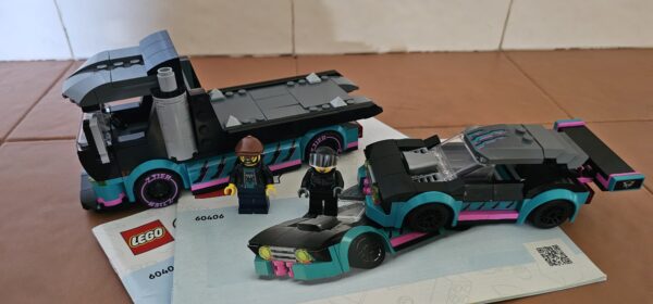 LEGO® City 60406 Autotransporter mit Rennwagen – Bild 2