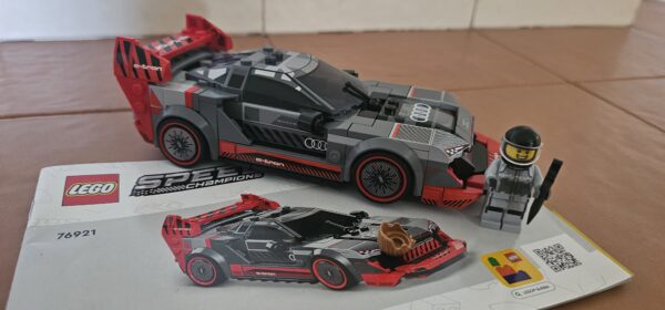 Lego® 76921 Speed Champions Audi S1 e-tron quattro Rennwagen – Bild 2