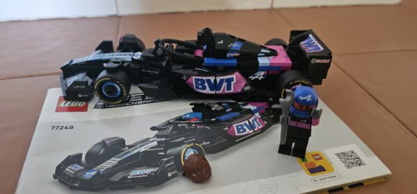 Lego® 77248 Speed Champions BWT Alpine F1® Team A524 Rennauto – Bild 2
