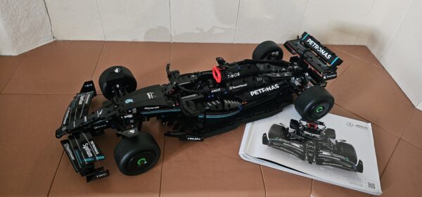 Lego® Technic 42171 Mercedes-AMG F1 W14 E Performance – Bild 2