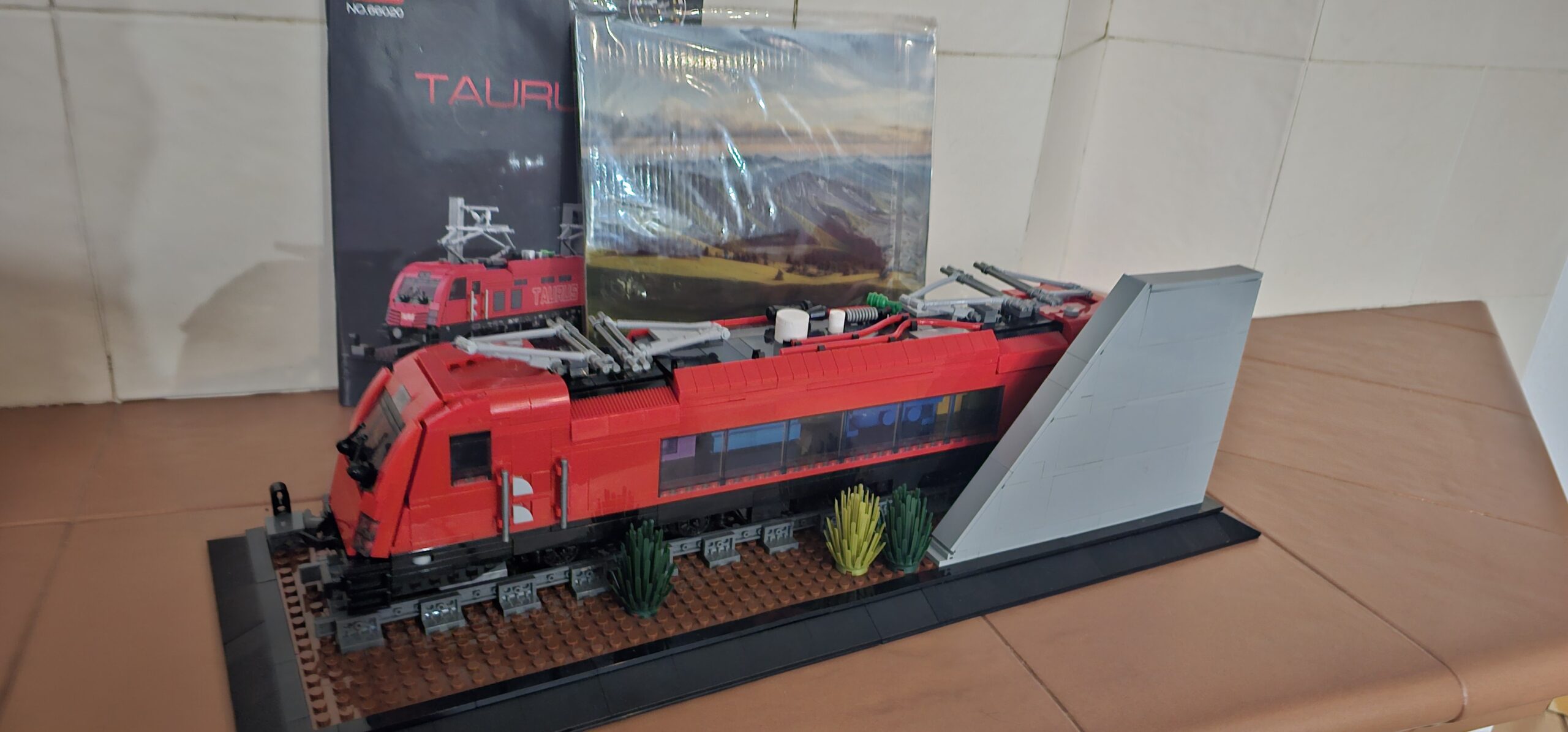 Reobrix 66020 Taurus European Electric Passenger Train – Bild 2