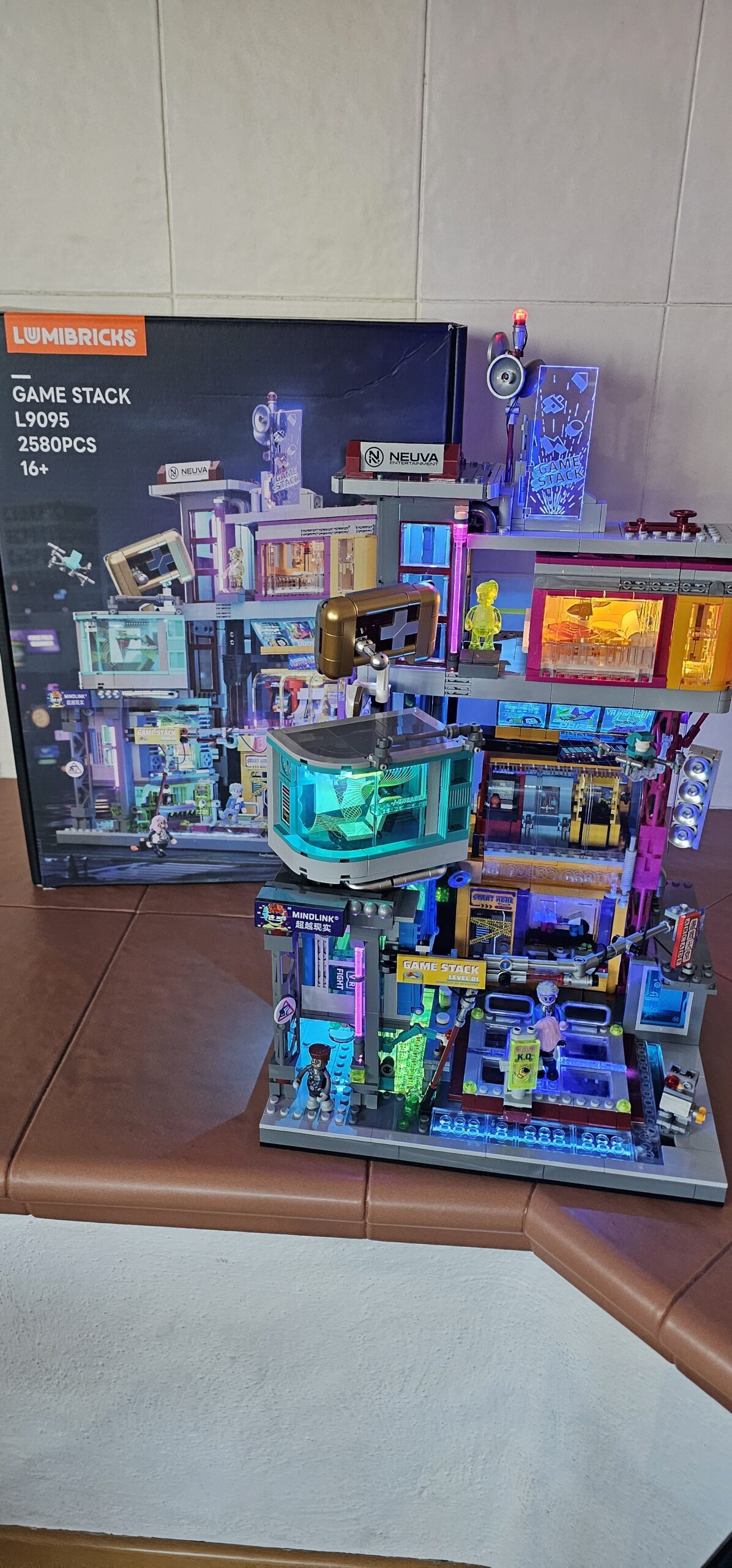 Lumibricks Funwhole L9095 Game Stack Cyberpunk Neoncity ...